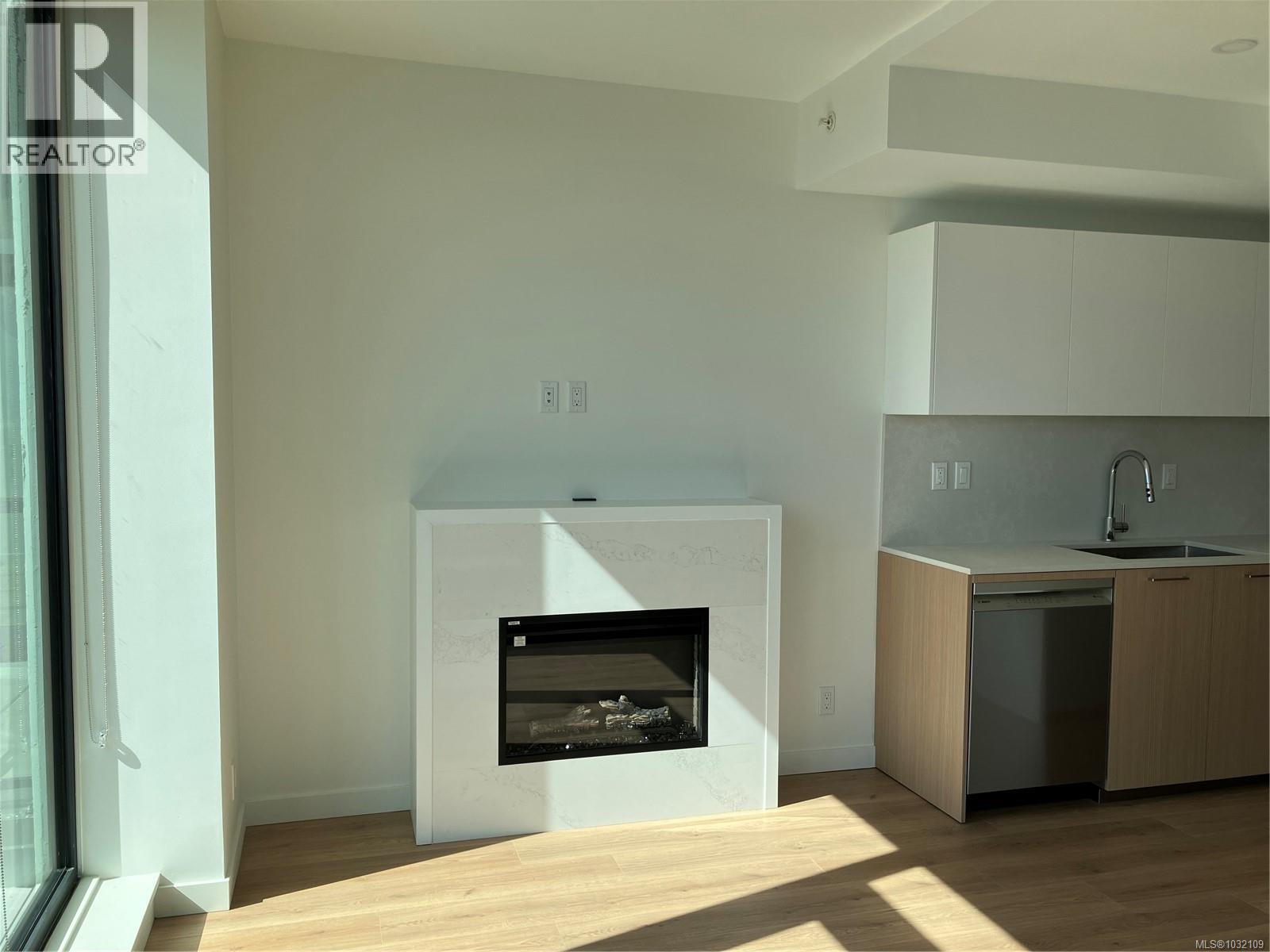 202 899 Esquimalt Road, Esquimalt