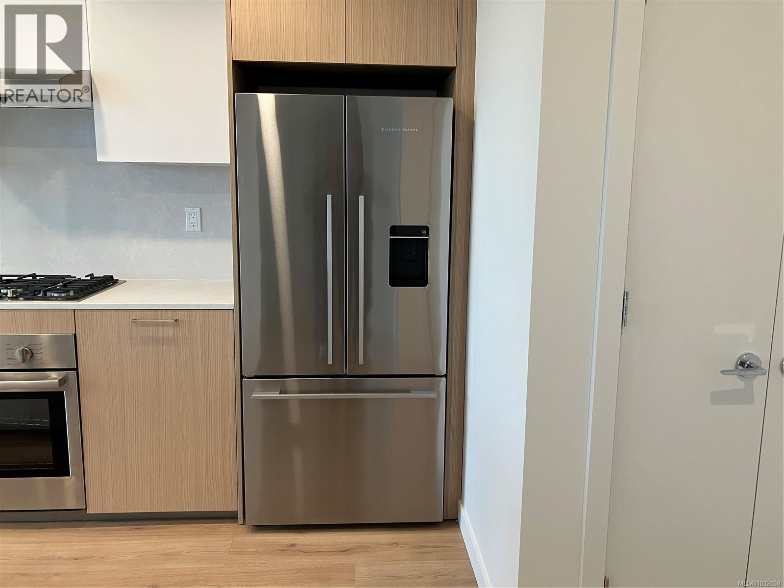 202 899 Esquimalt Road, Esquimalt