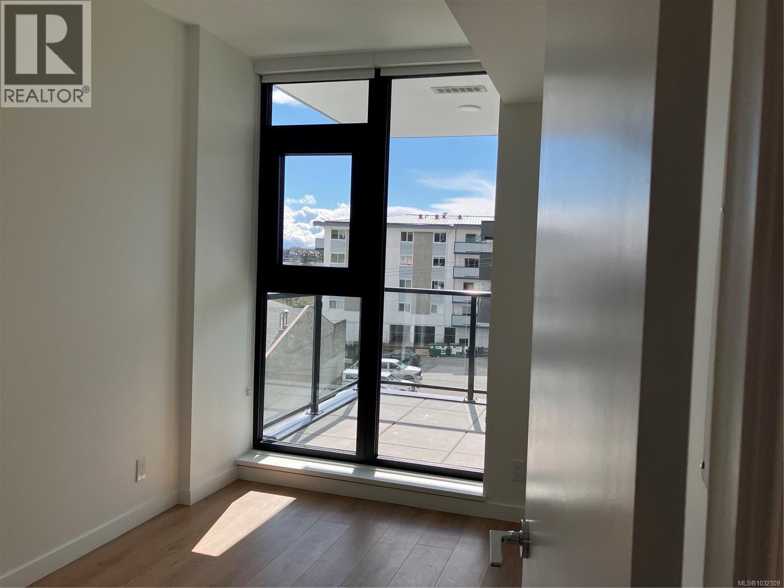 202 899 Esquimalt Road, Esquimalt