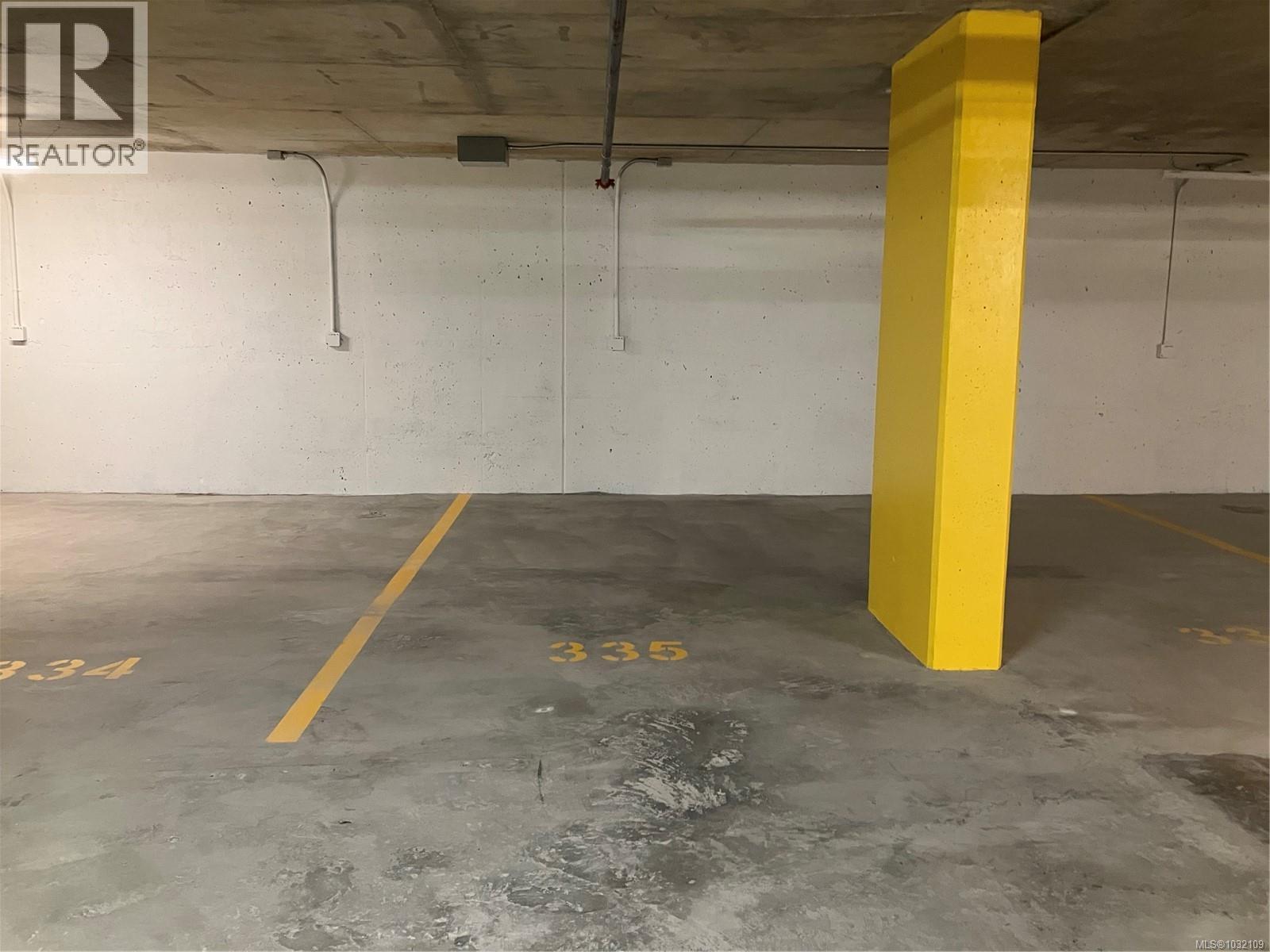 202 899 Esquimalt Road, Esquimalt