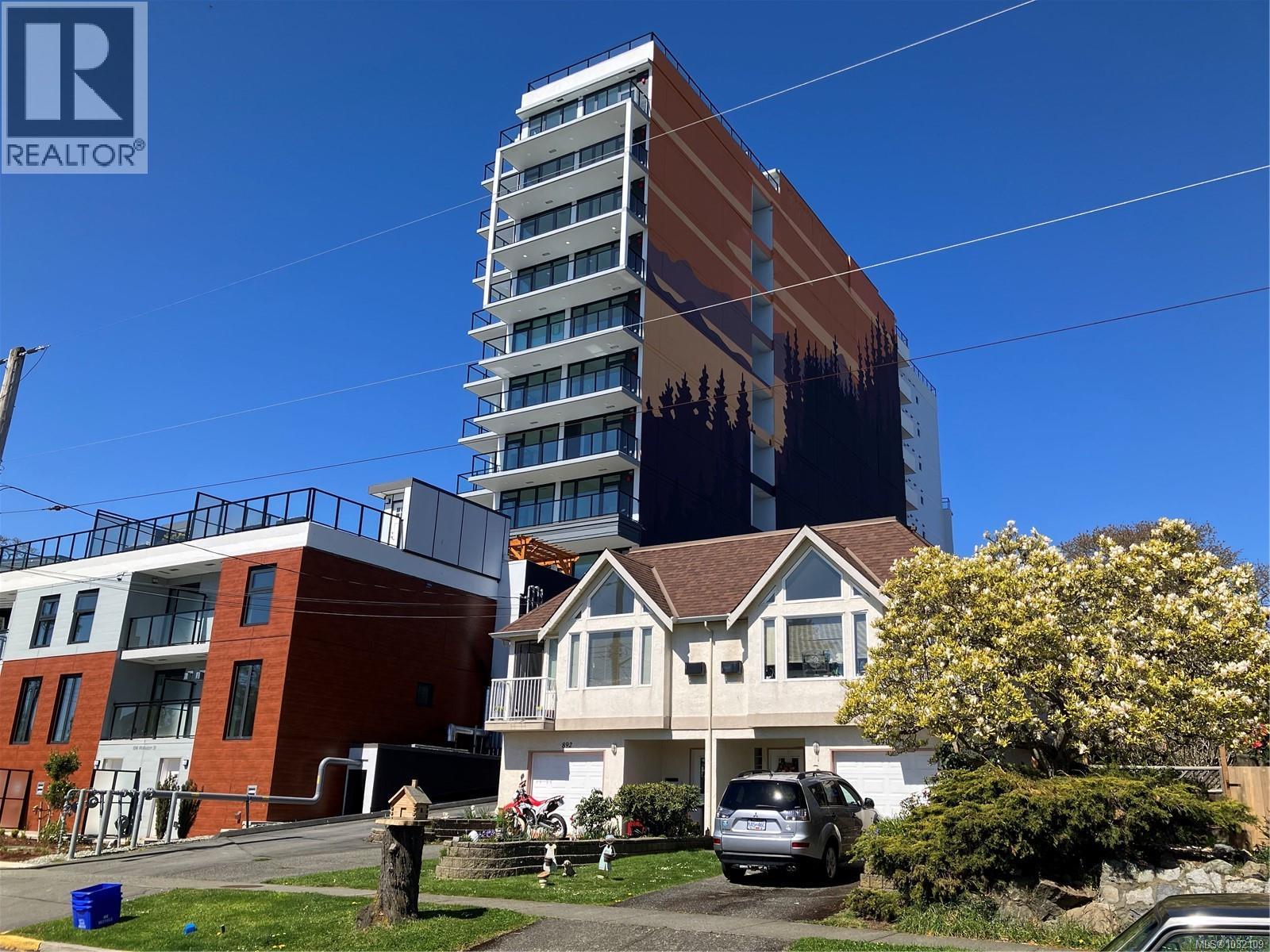 202 899 Esquimalt Road, Esquimalt