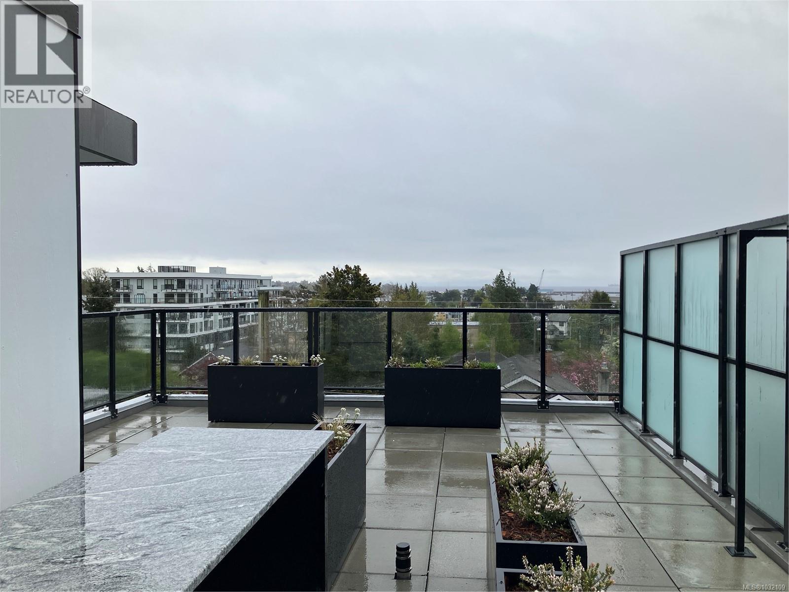 202 899 Esquimalt Road, Esquimalt