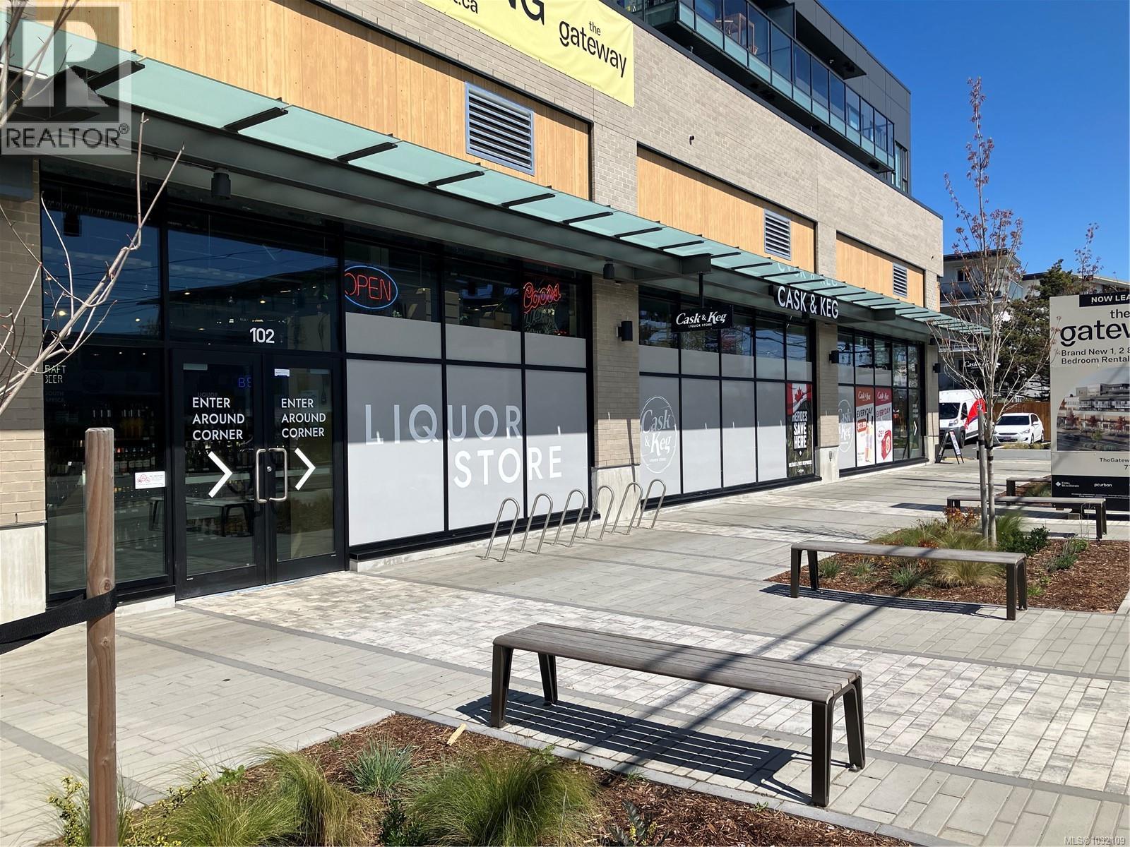 202 899 Esquimalt Road, Esquimalt