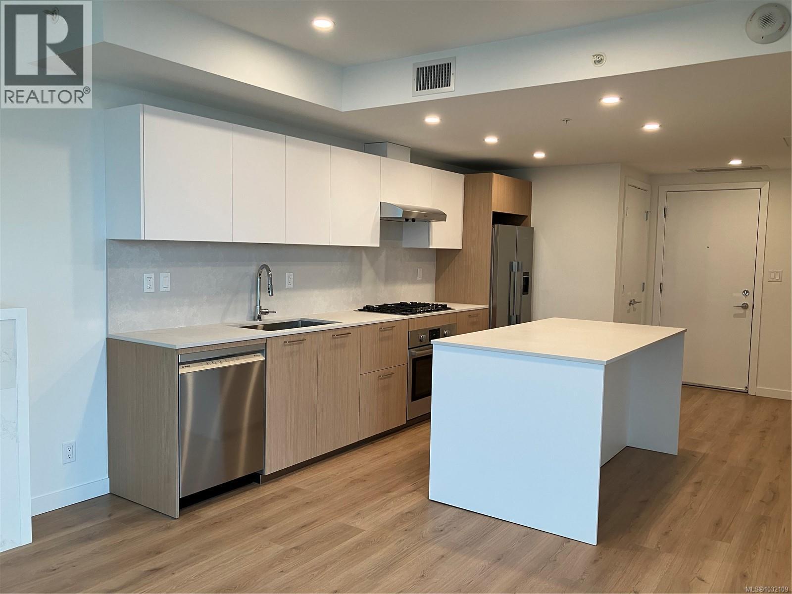 202 899 Esquimalt Road, Esquimalt