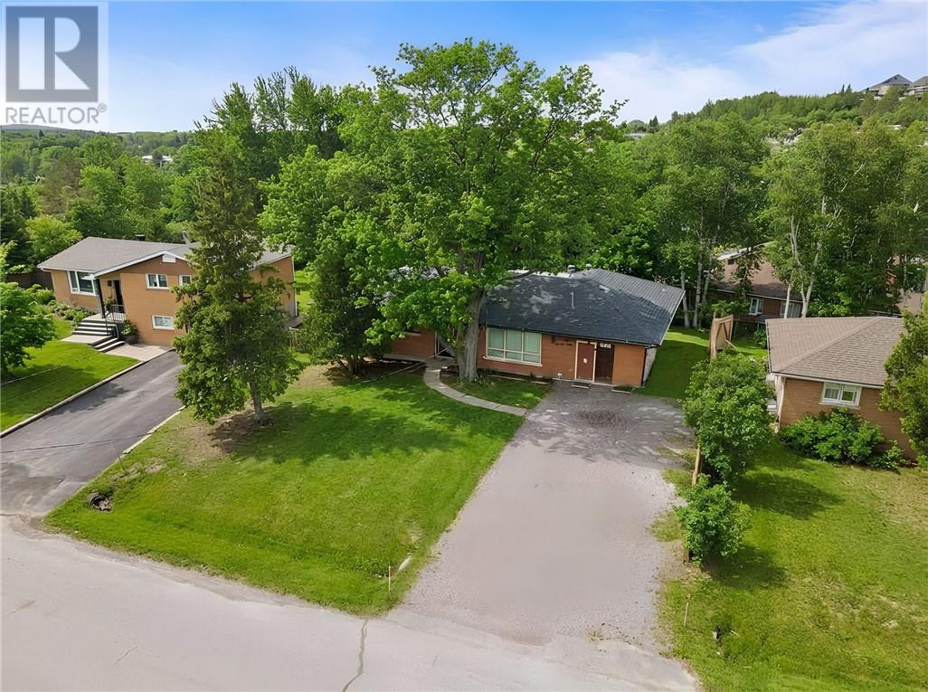 1279 Nesbitt Drive, Sudbury, Ontario, P3E4E9 — Photo 2