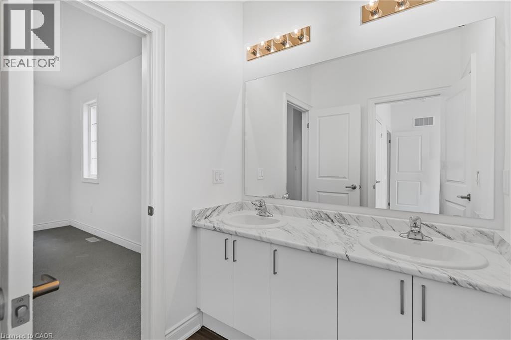 59 CUNNINGHAM Drive, Bradford West Gwillimbury, Ontario, L0G1B0 — Photo 9