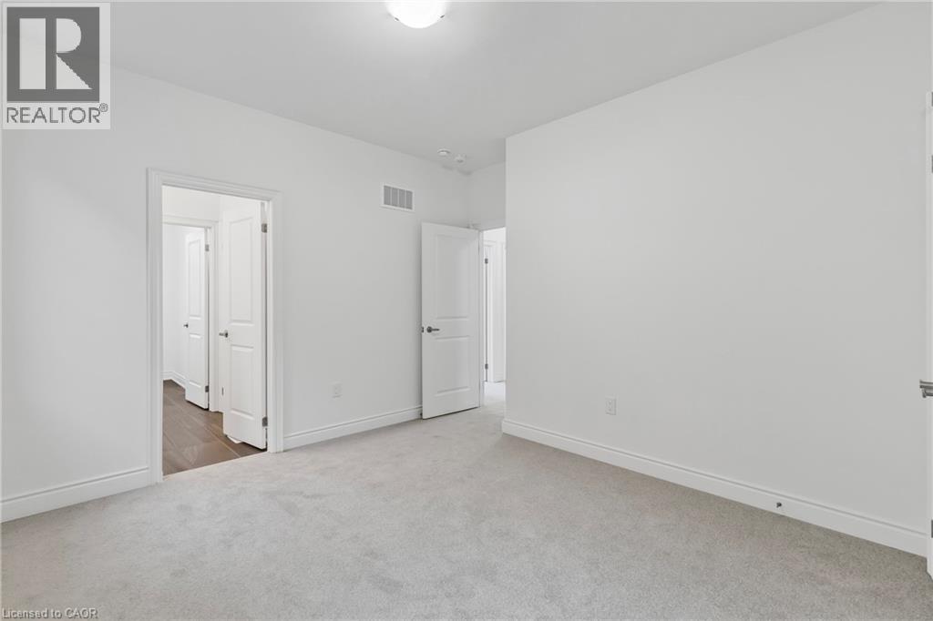 59 CUNNINGHAM Drive, Bradford West Gwillimbury, Ontario, L0G1B0 — Photo 4