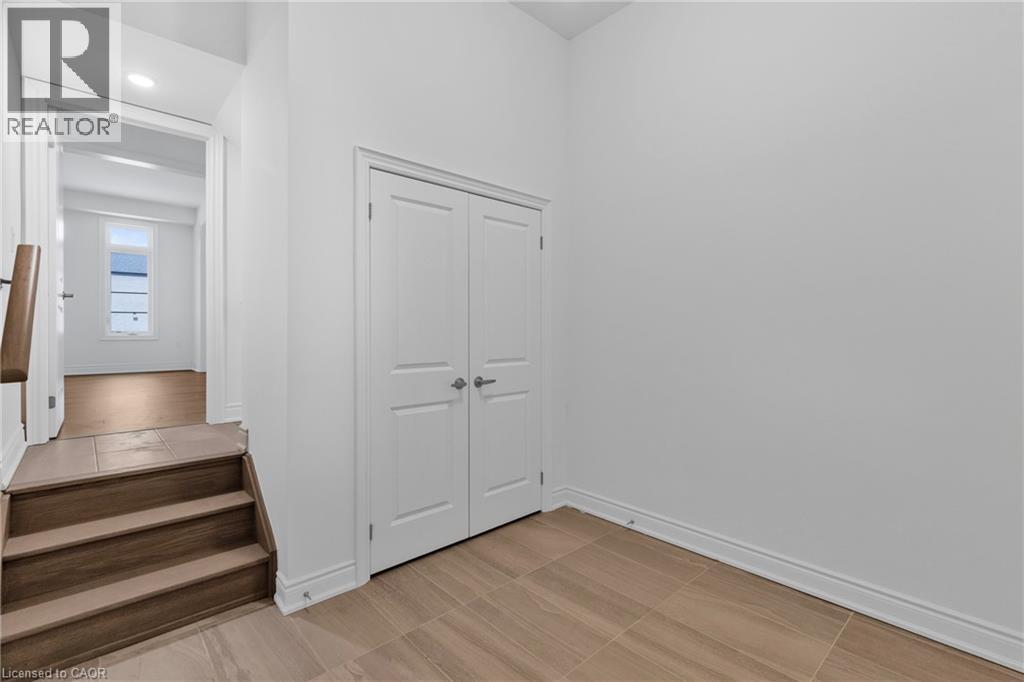 59 CUNNINGHAM Drive, Bradford West Gwillimbury, Ontario, L0G1B0 — Photo 3