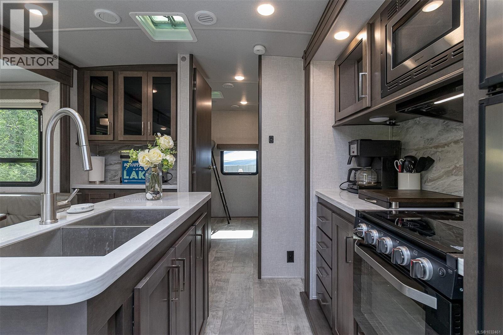 #5 8631 South Shore Rd - 17