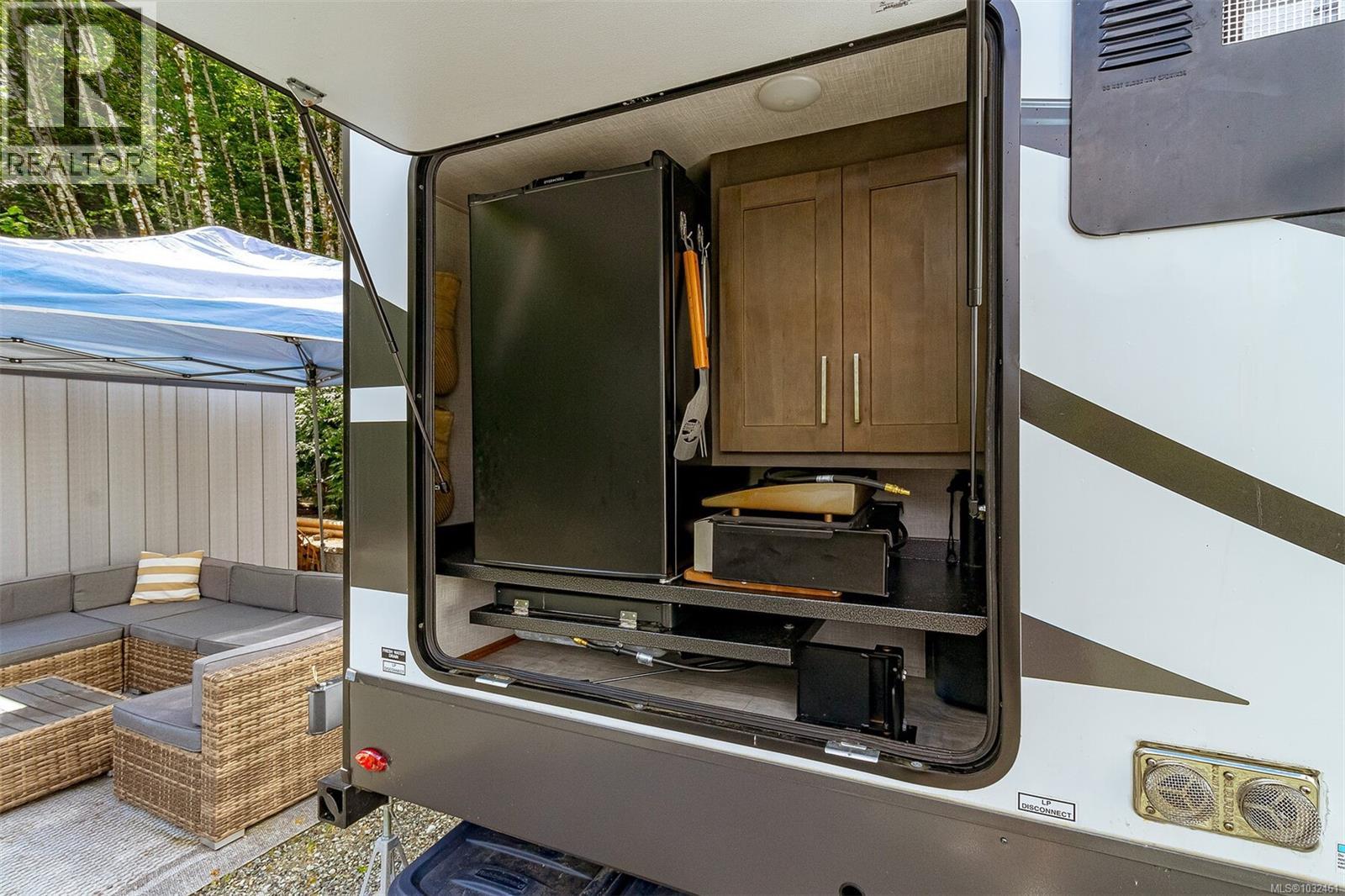 #5 8631 South Shore Rd - 28