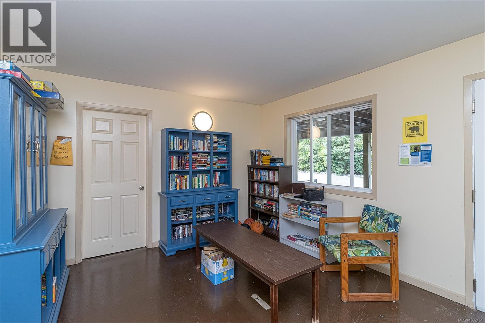 #5 8631 South Shore Rd - 37