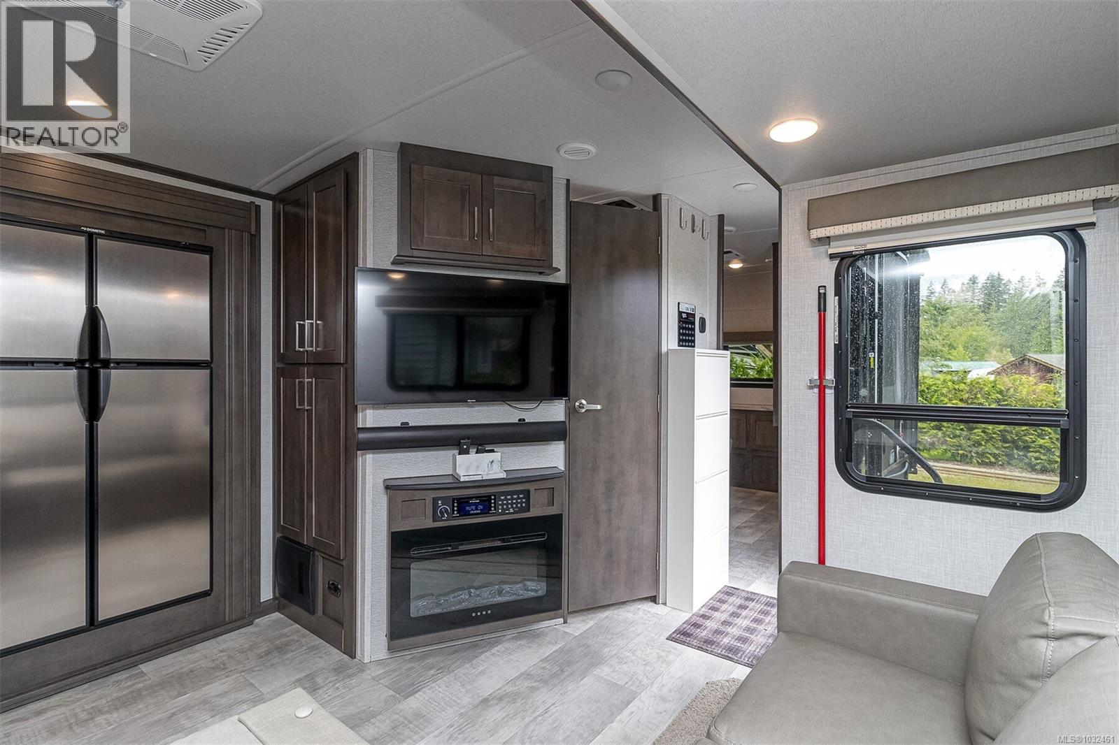 #5 8631 South Shore Rd - 8