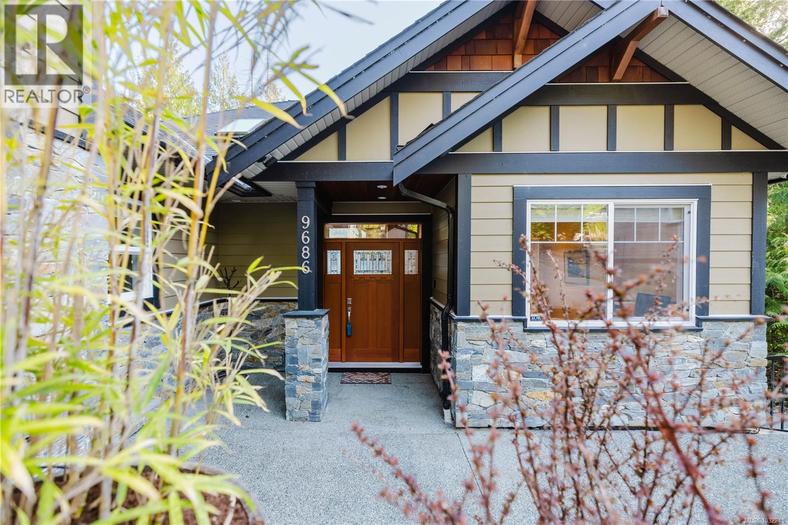  9686 Creekside Drive, Youbou