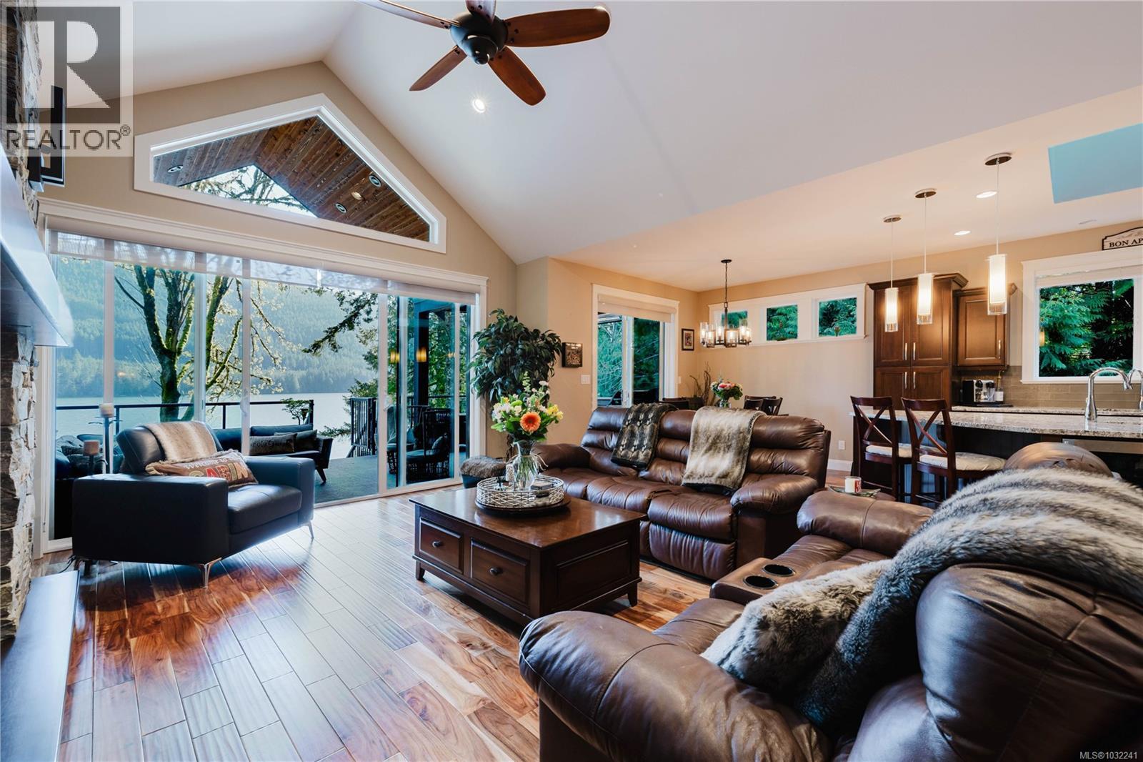  9686 Creekside Drive, Youbou