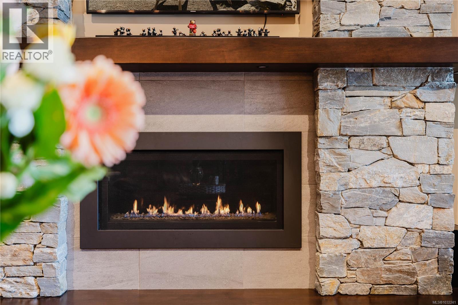  9686 Creekside Drive, Youbou