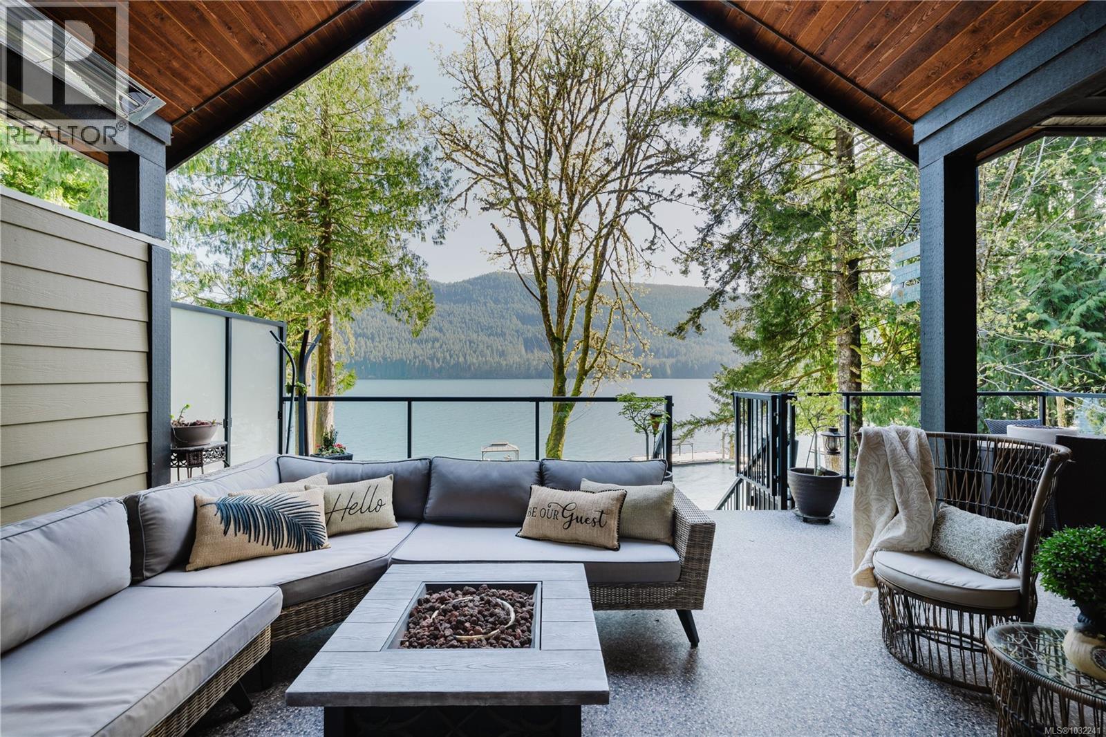  9686 Creekside Drive, Youbou