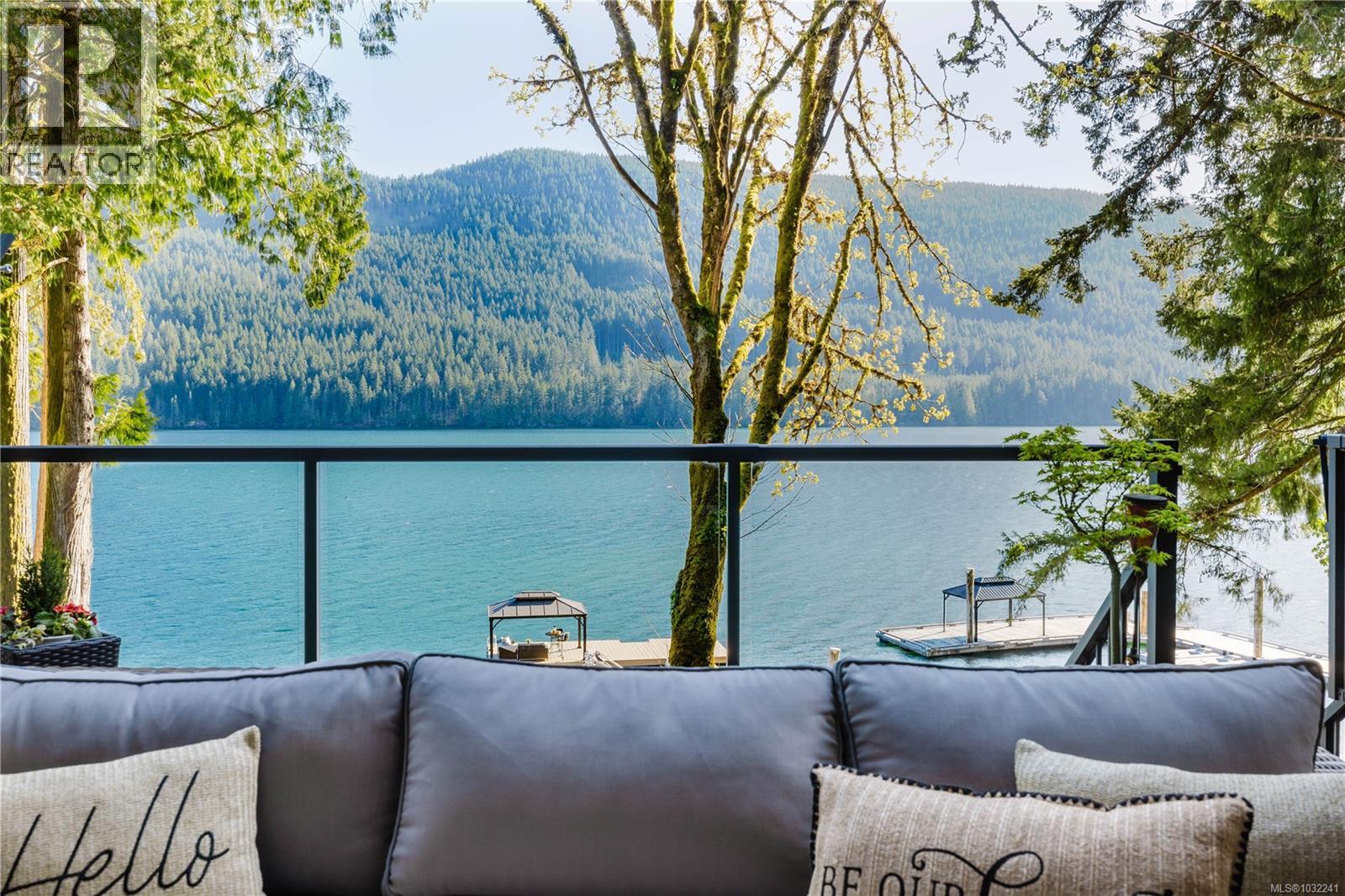  9686 Creekside Drive, Youbou