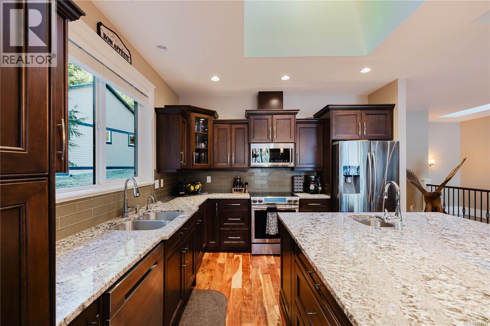  9686 Creekside Drive, Youbou