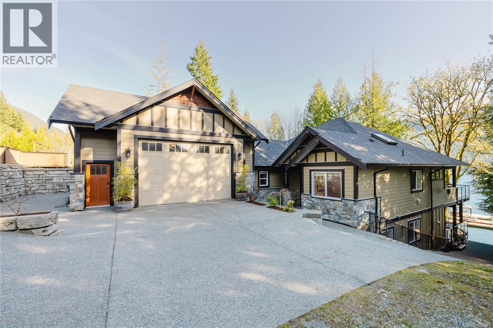  9686 Creekside Drive, Youbou