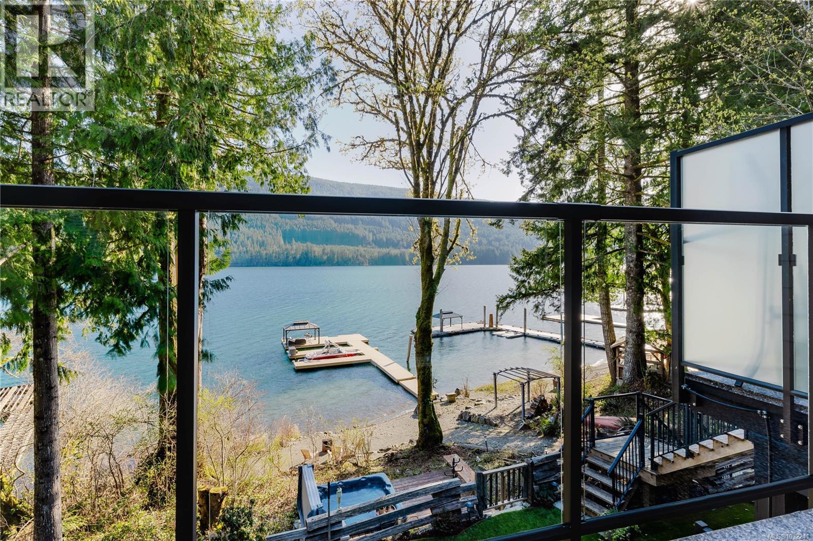  9686 Creekside Drive, Youbou