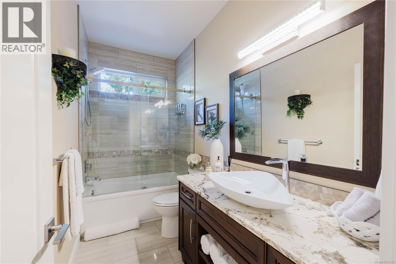  9686 Creekside Drive, Youbou