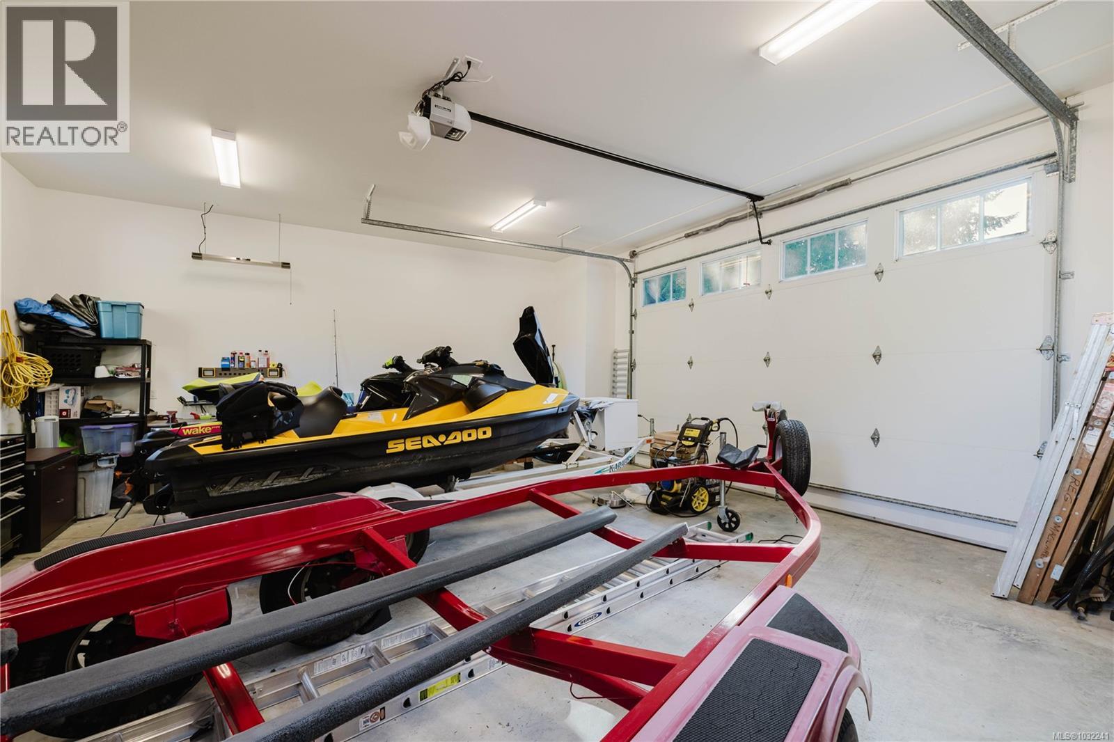  9686 Creekside Drive, Youbou