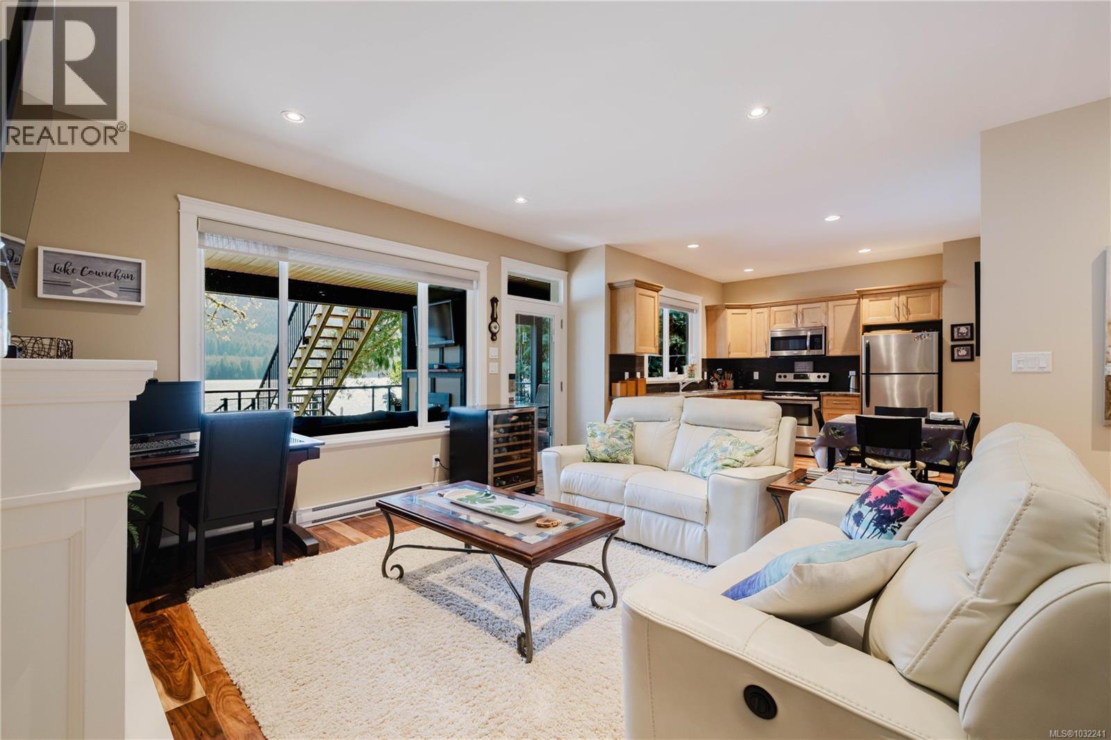  9686 Creekside Drive, Youbou