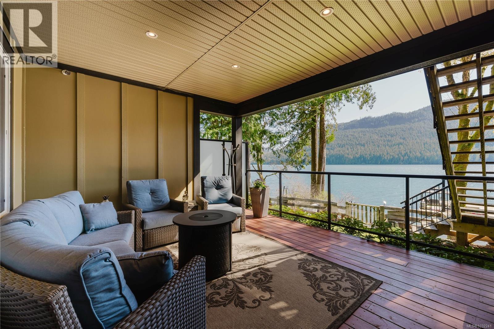  9686 Creekside Drive, Youbou