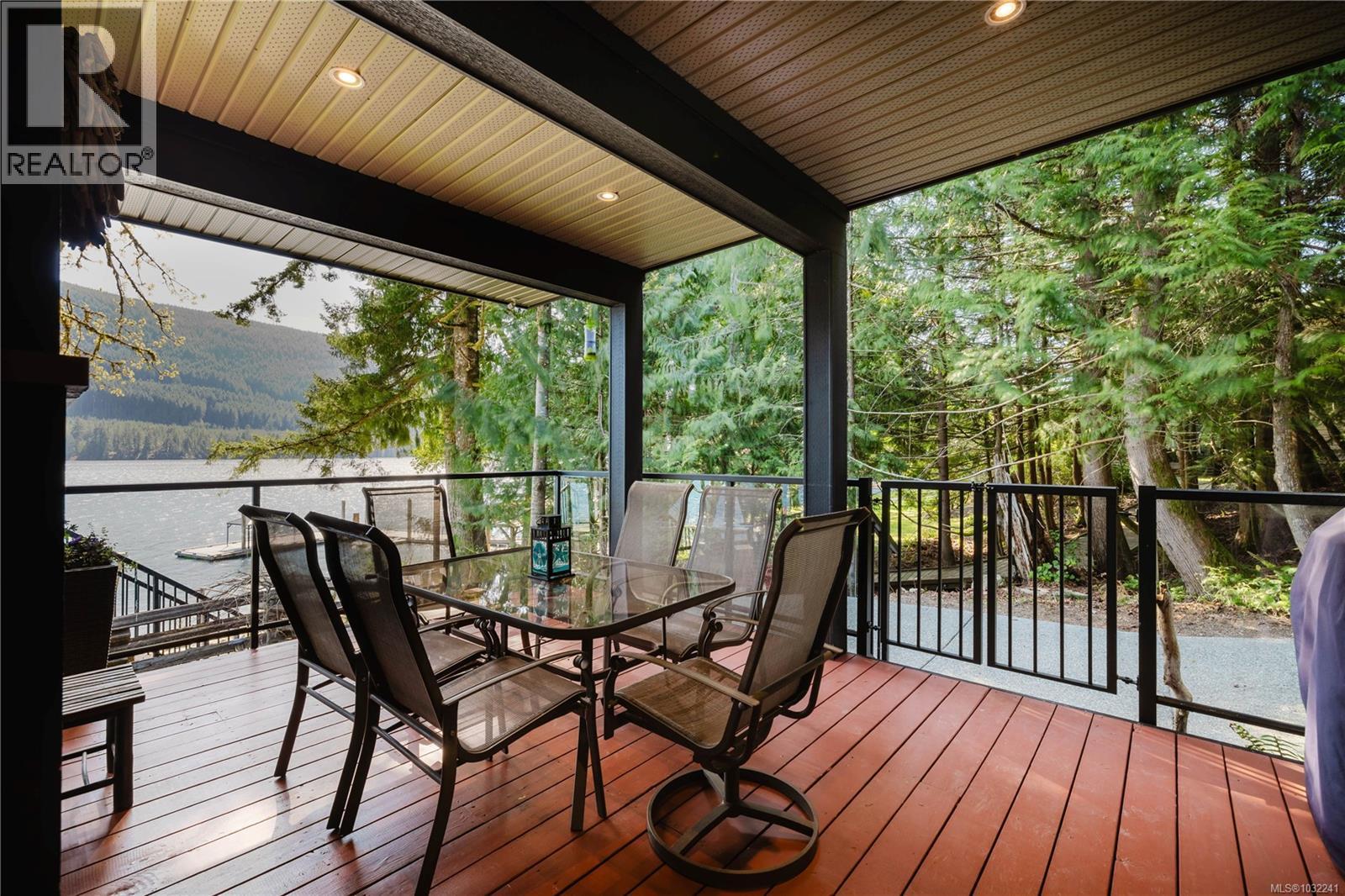  9686 Creekside Drive, Youbou