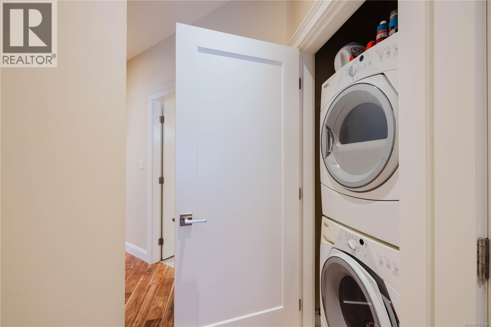  9686 Creekside Drive, Youbou