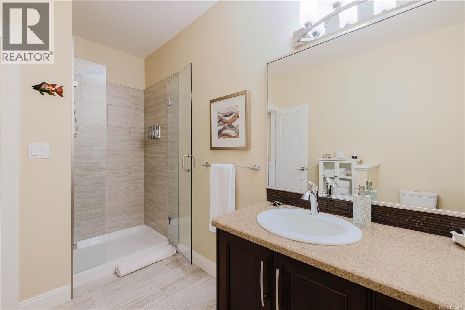  9686 Creekside Drive, Youbou