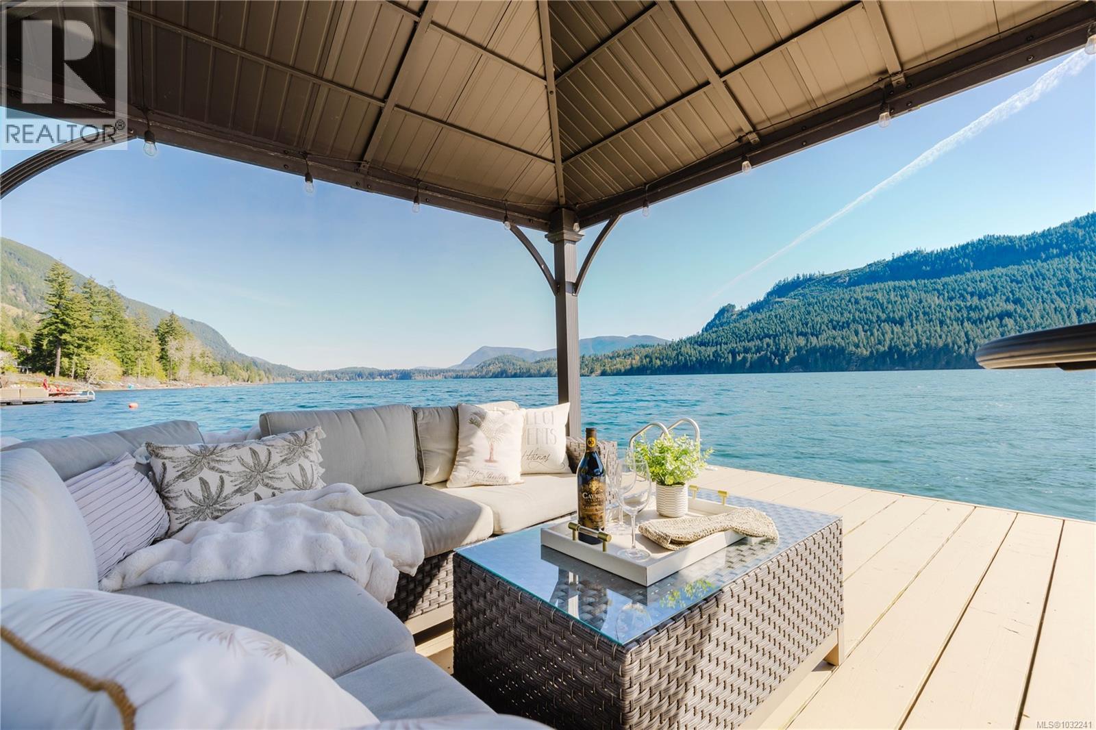  9686 Creekside Drive, Youbou