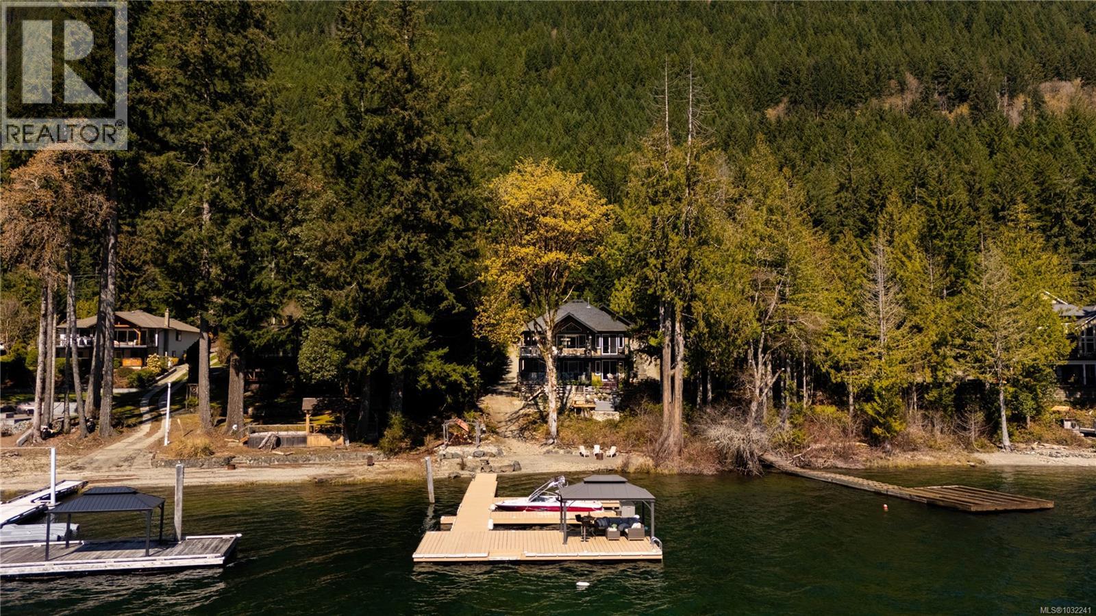  9686 Creekside Drive, Youbou