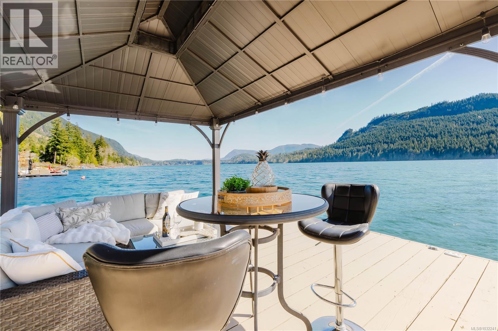  9686 Creekside Drive, Youbou