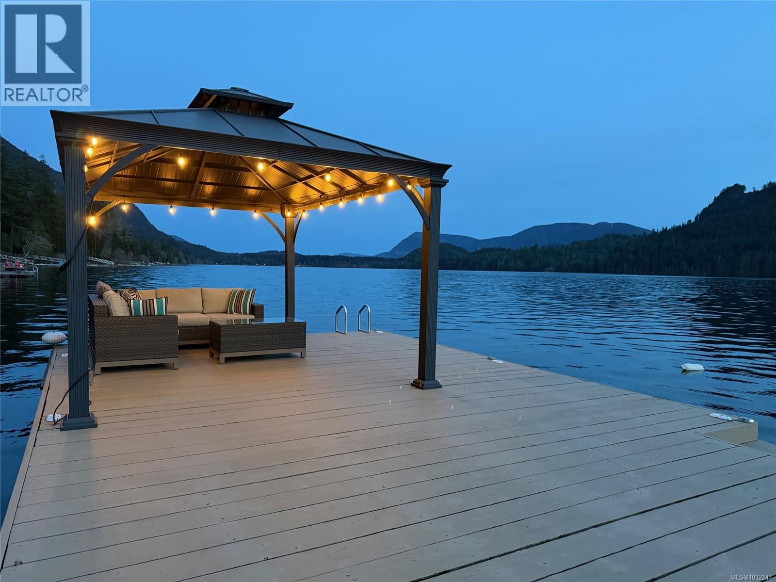  9686 Creekside Drive, Youbou