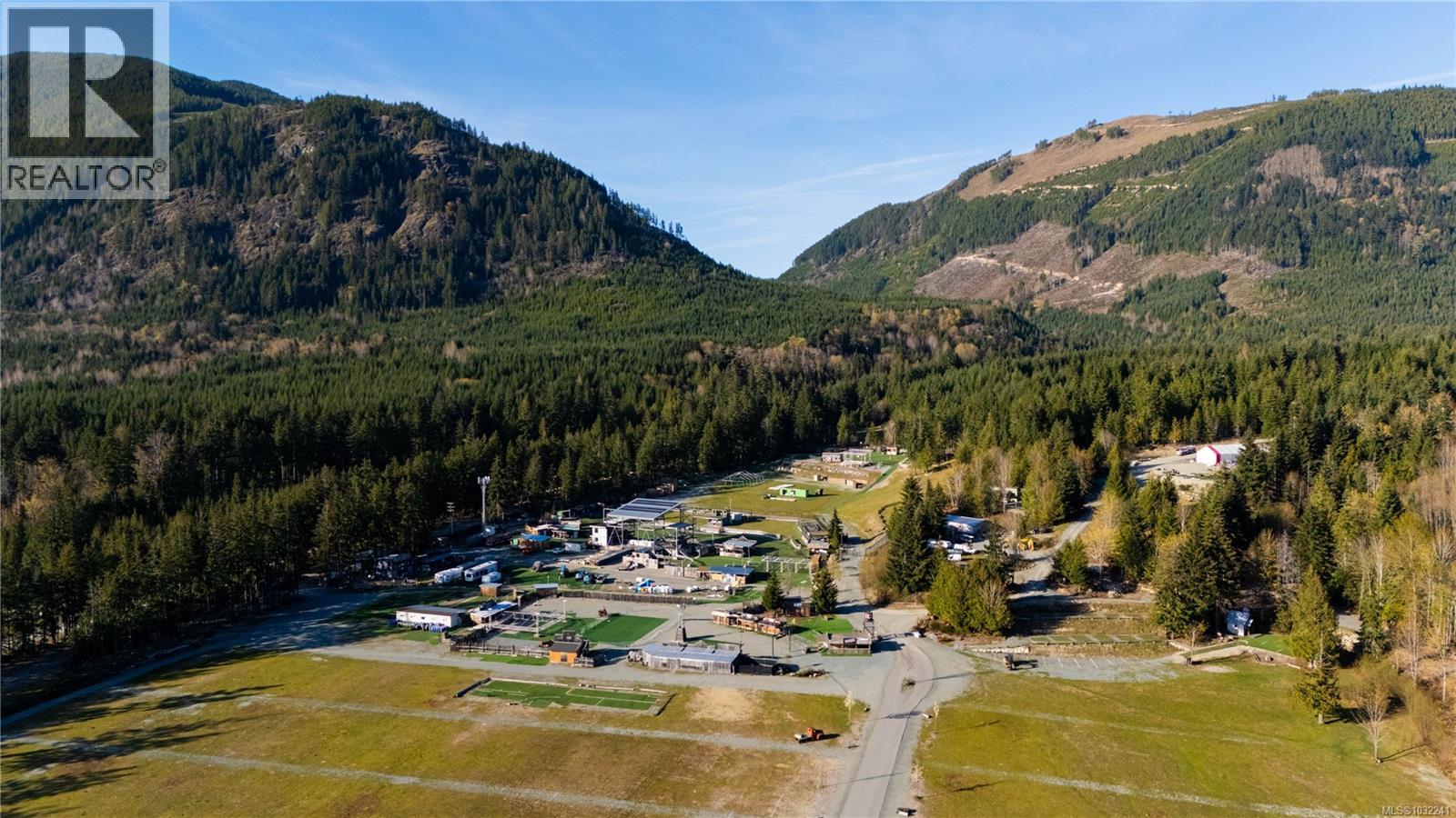  9686 Creekside Drive, Youbou