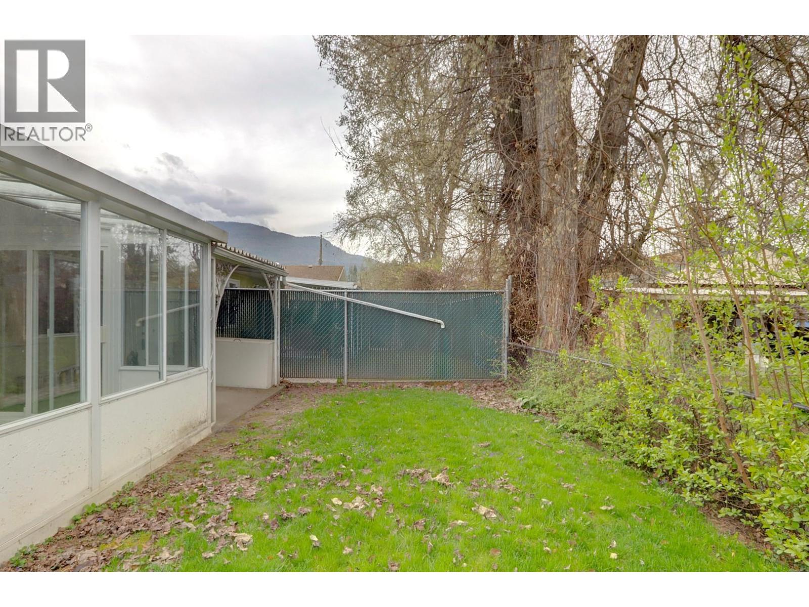 #2 2180 FLETCHER AVENUE - 26