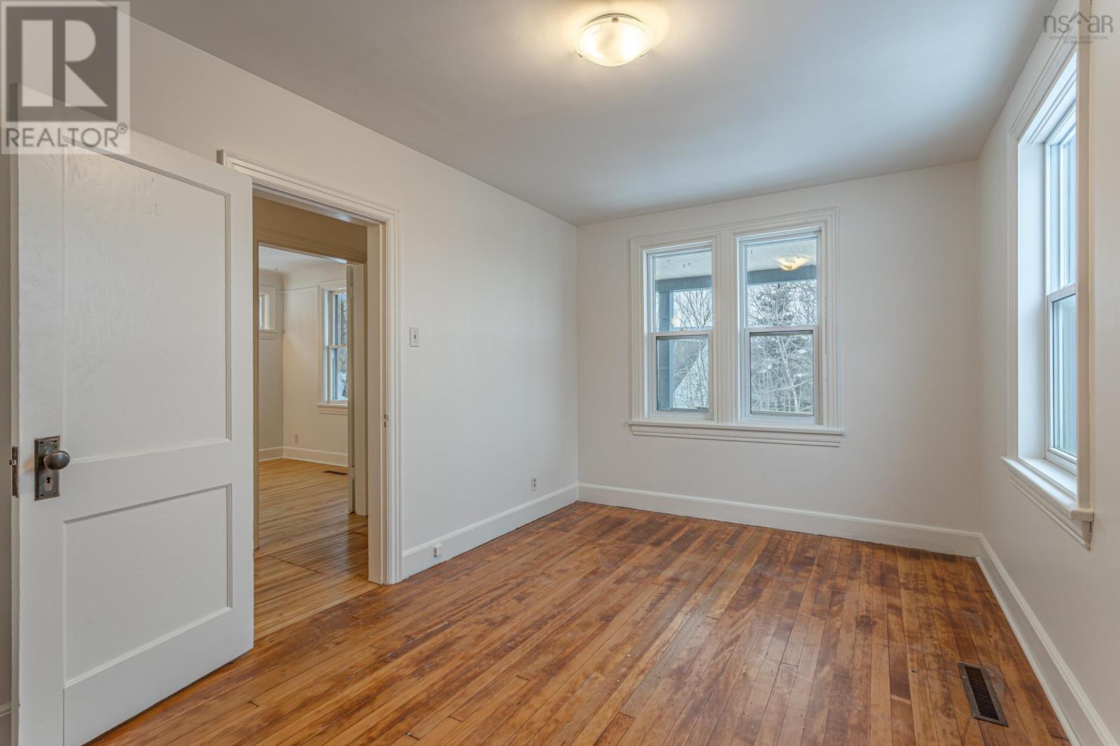 Property 21 of 44 of 19/21 Knollwood Lane