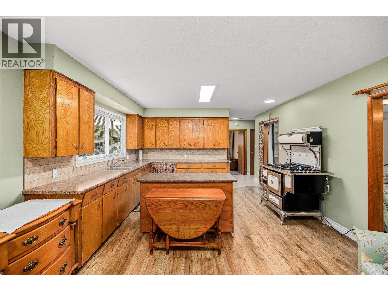 1190 Guisachan Road, Kelowna