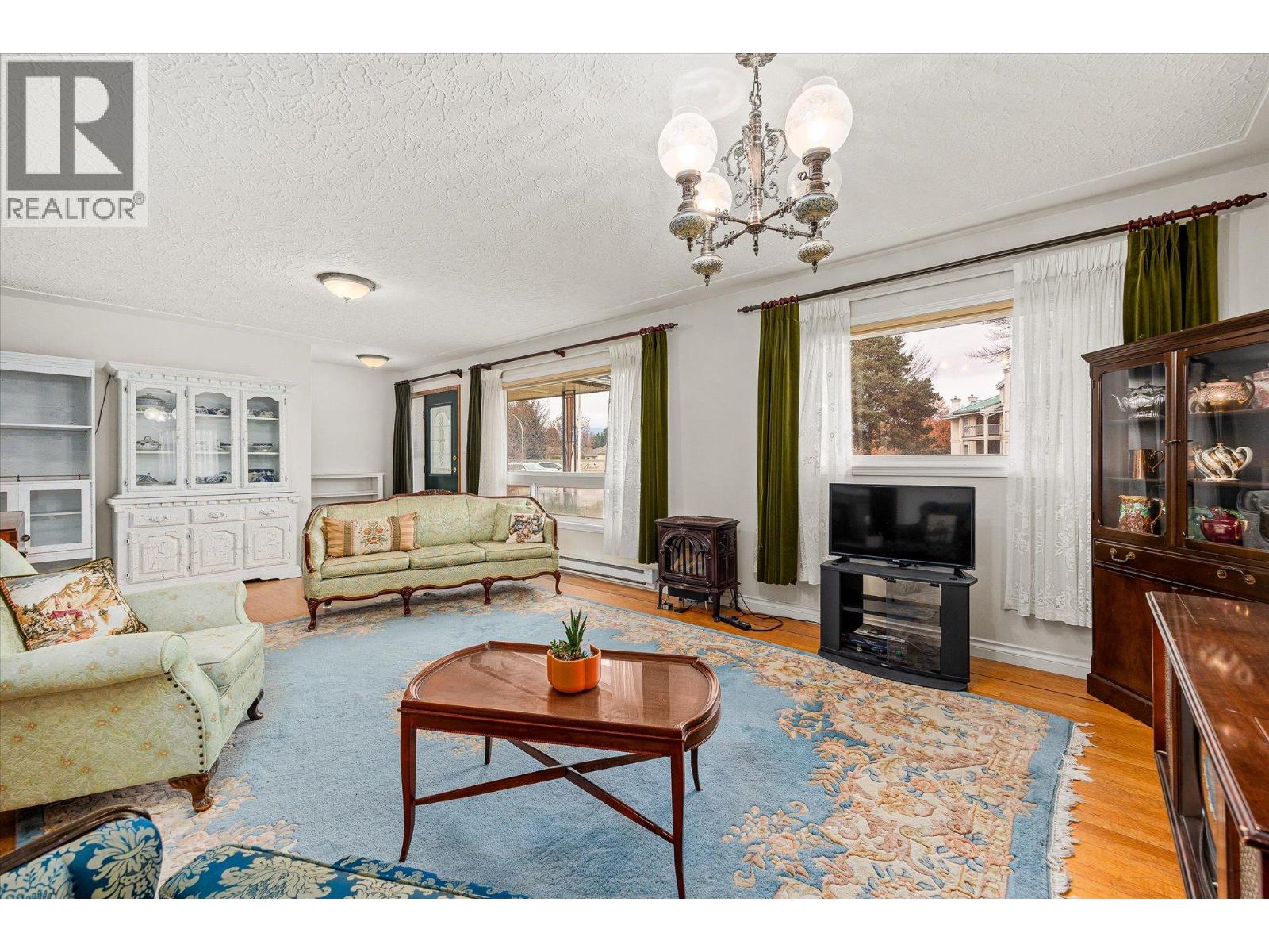 1190 Guisachan Road, Kelowna