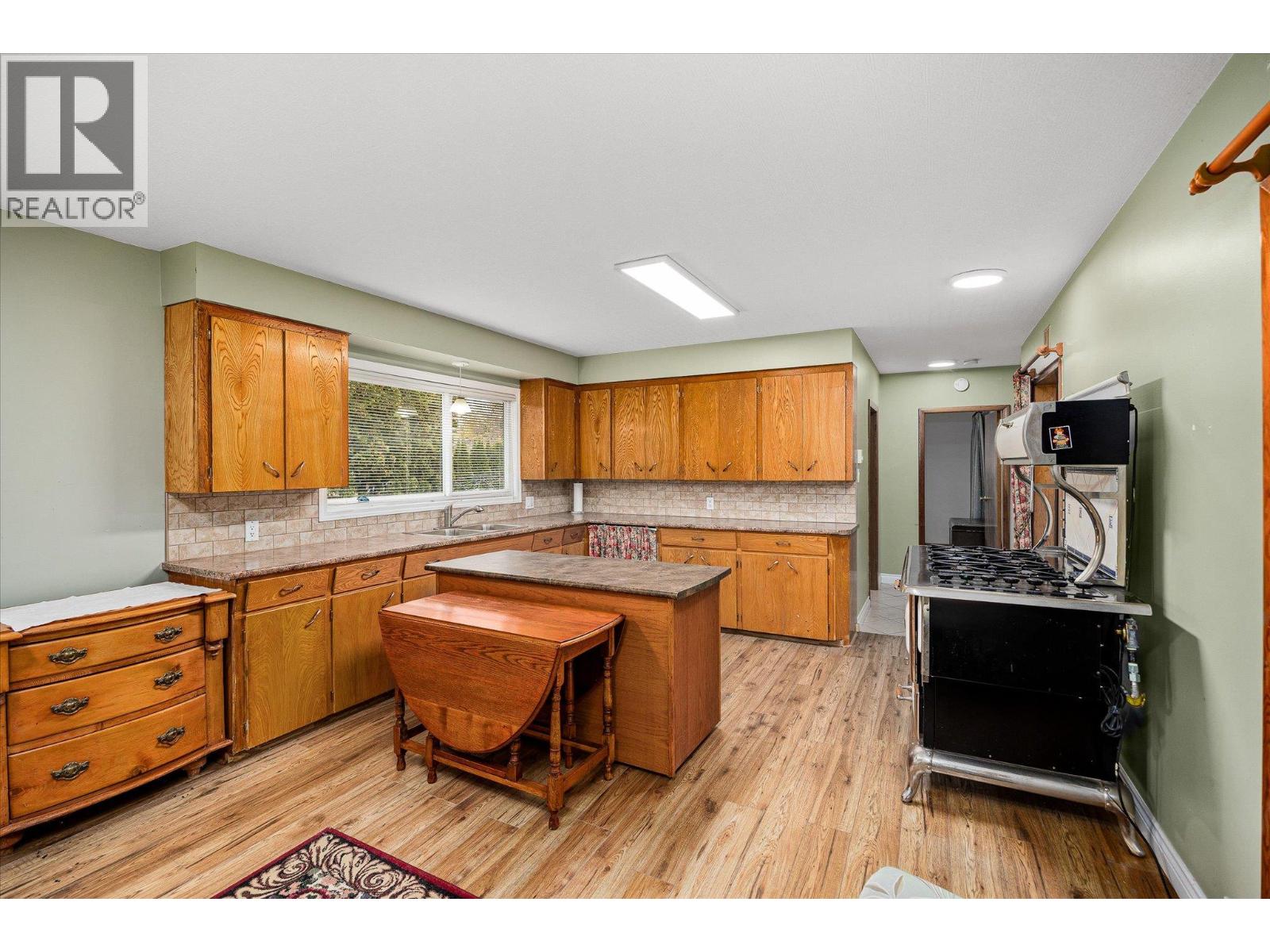 1190 Guisachan Road, Kelowna