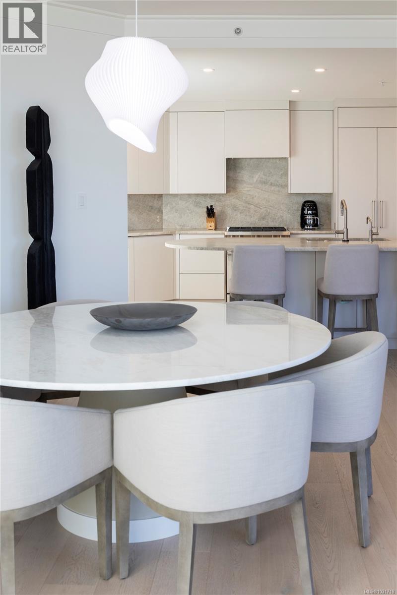 104 1284 Beach Drive, Oak Bay