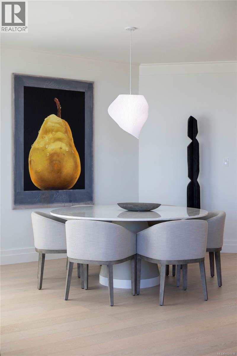 104 1284 Beach Drive, Oak Bay