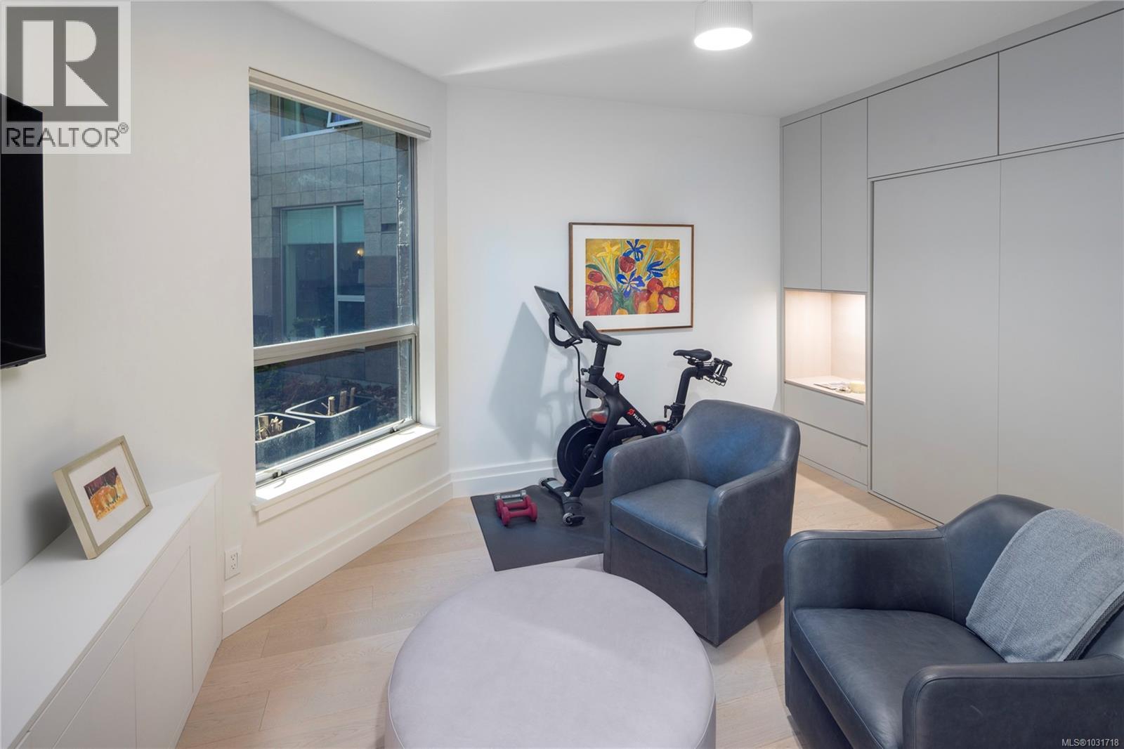 104 1284 Beach Drive, Oak Bay