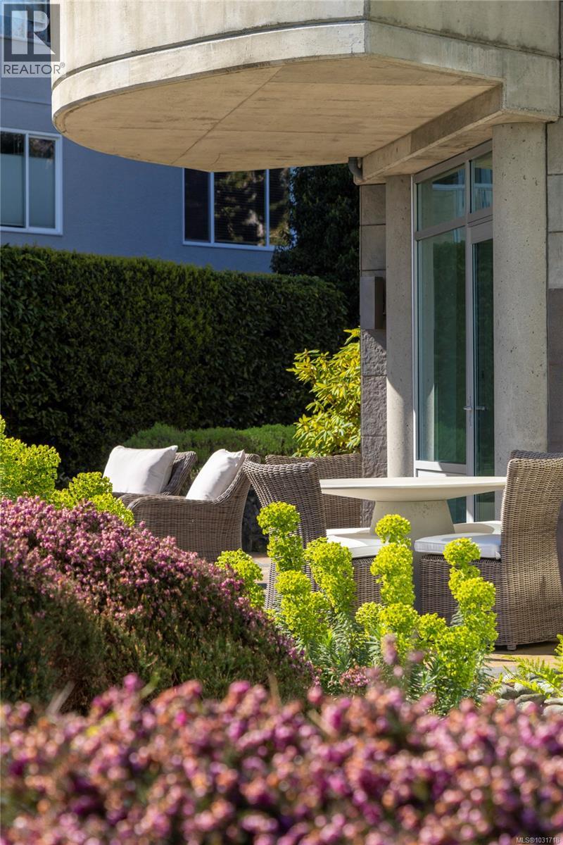 104 1284 Beach Drive, Oak Bay