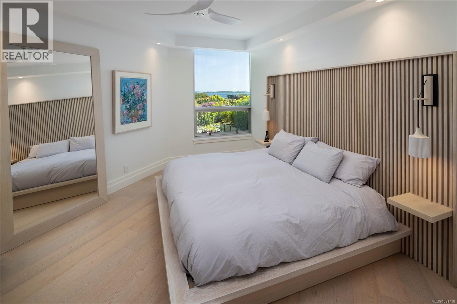 104 1284 Beach Drive, Oak Bay