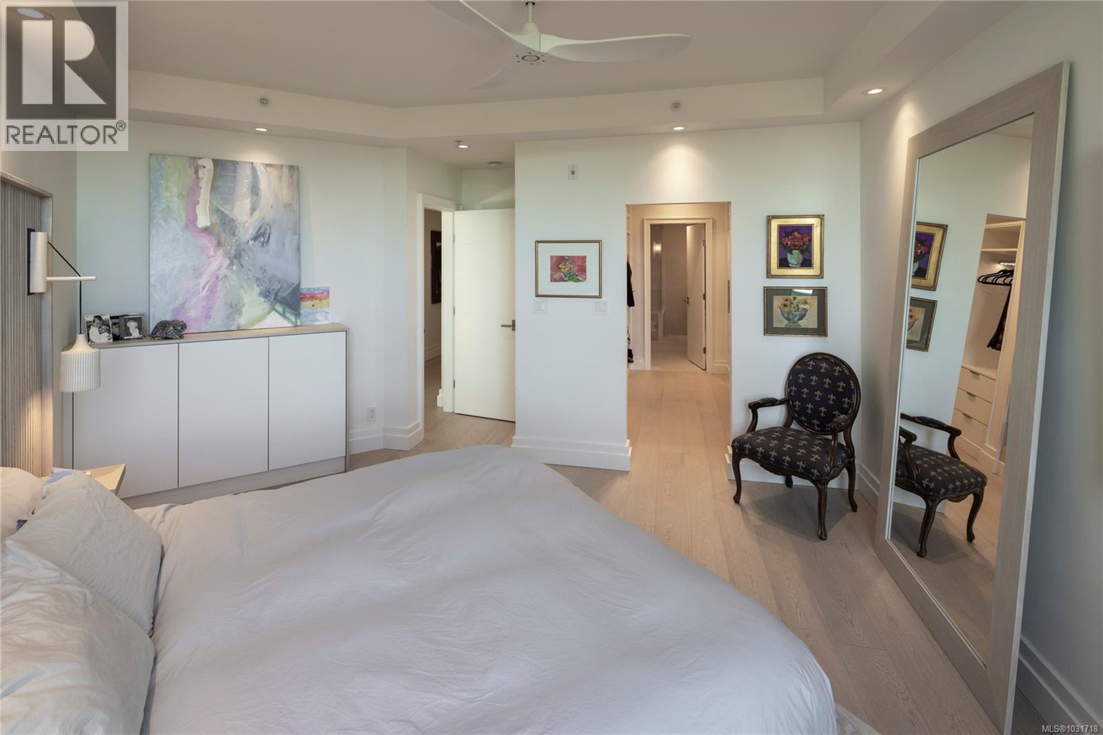 104 1284 Beach Drive, Oak Bay