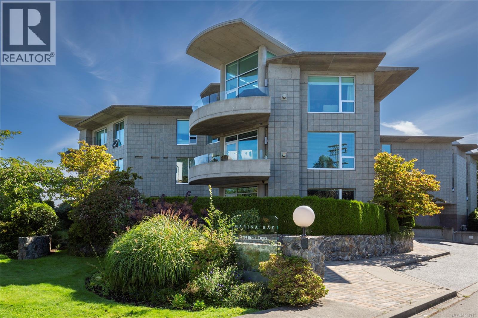 104 1284 Beach Drive, Oak Bay