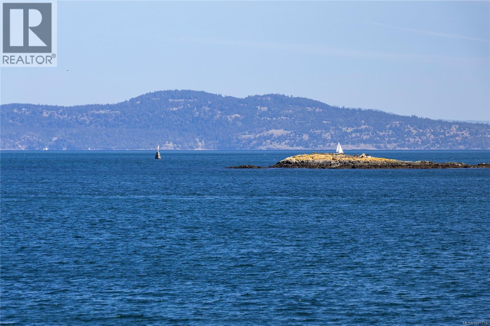 104 1284 Beach Drive, Oak Bay