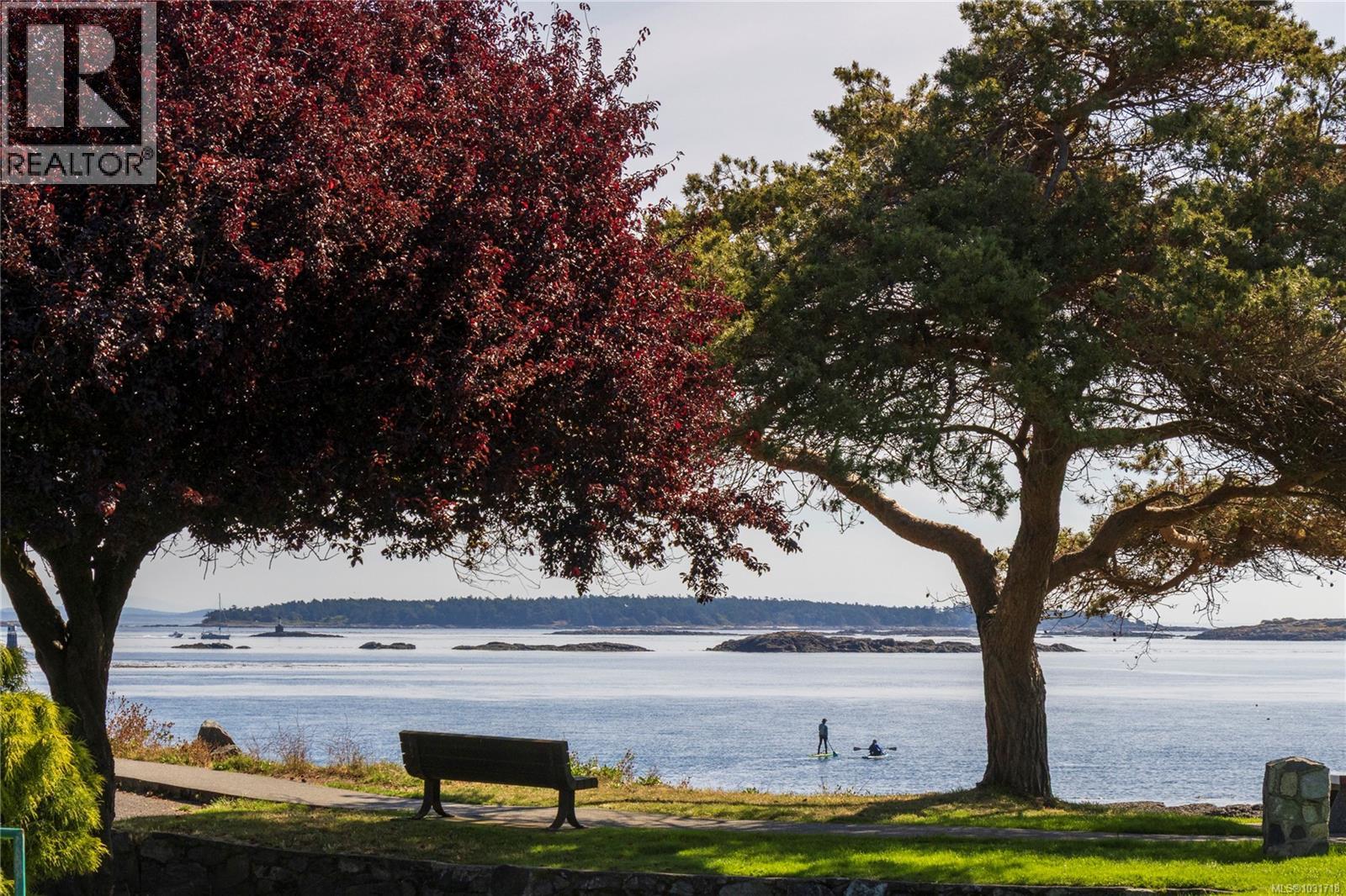 104 1284 Beach Drive, Oak Bay